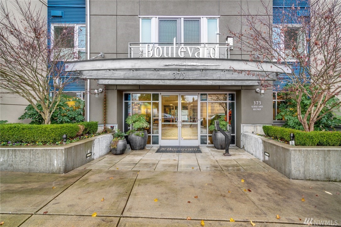 Property Photo: 375 Kirkland Avenue 150 WA 98033