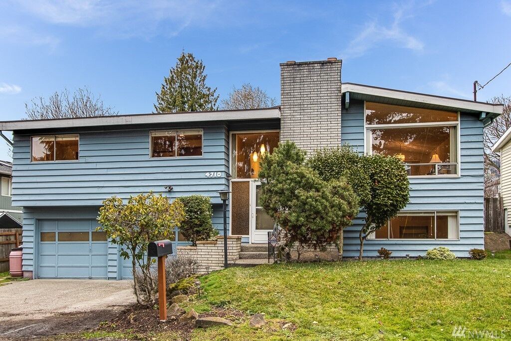 Property Photo: 4710 S Mayflower Street WA 98118