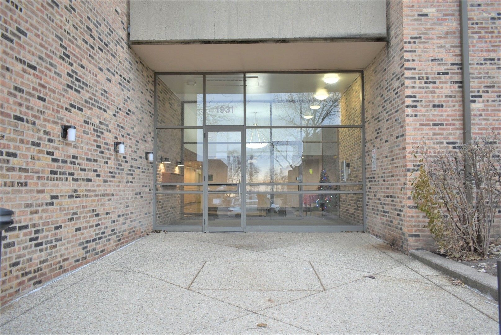 Property Photo: 1931 Prairie Square 111 IL 60173