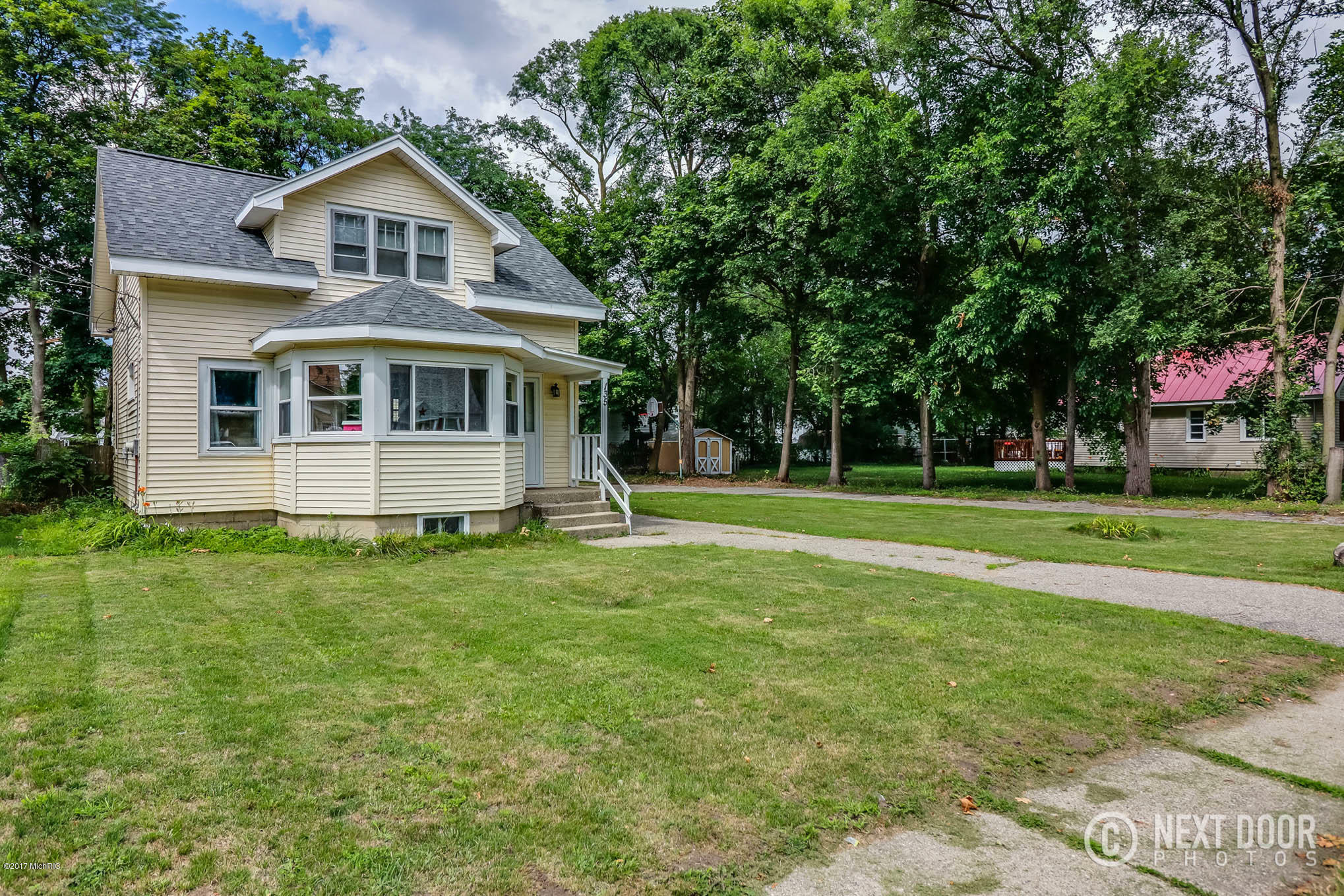 Property Photo:  135 Abbie Street  MI 49548 