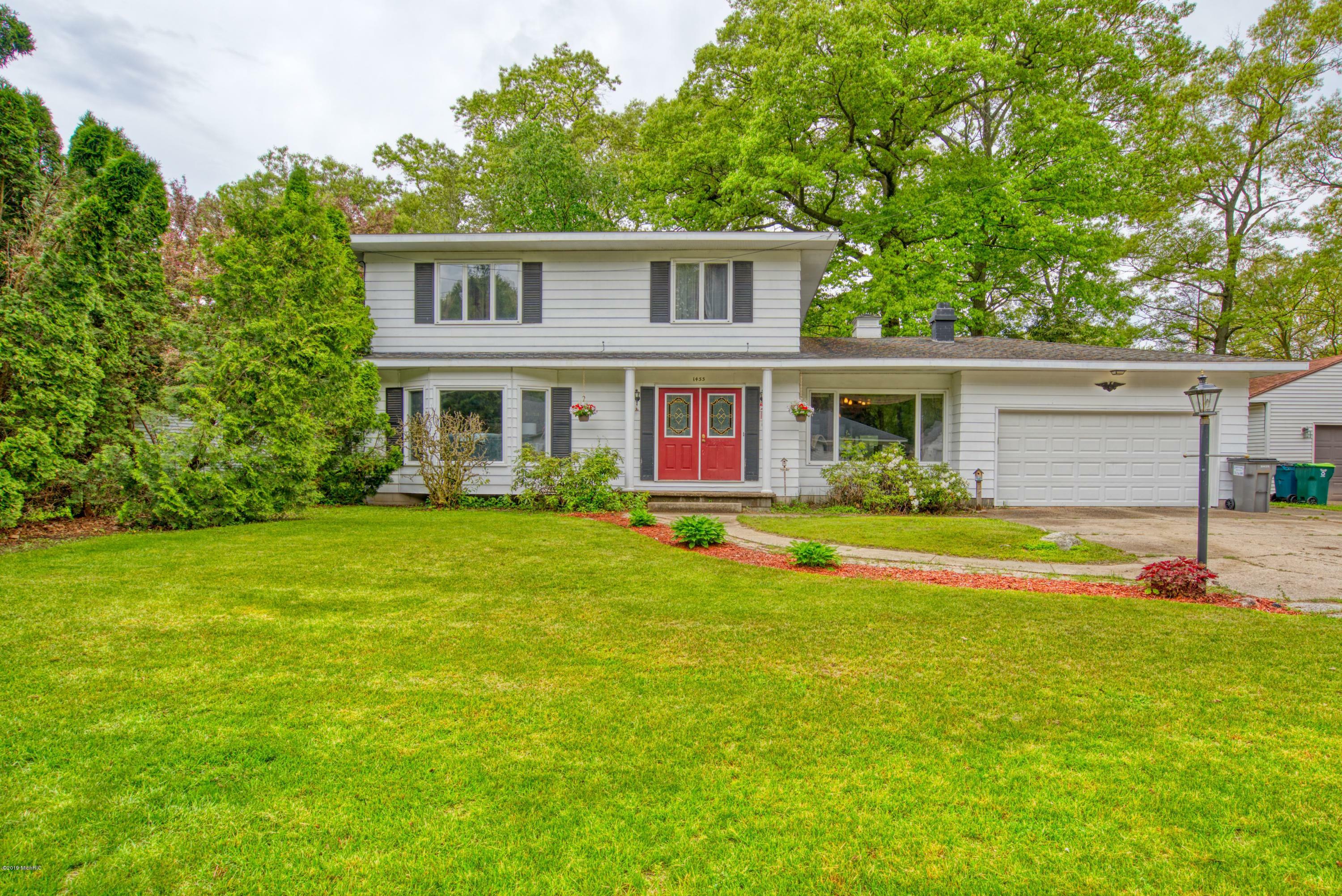 Property Photo: 1455 Hansen Street MI 49445