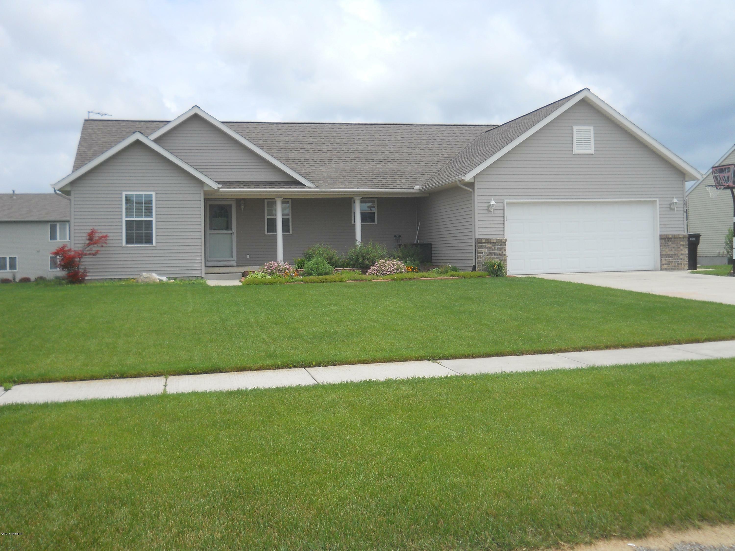 Property Photo:  6976 Cornerstone Drive SE  MI 49316 