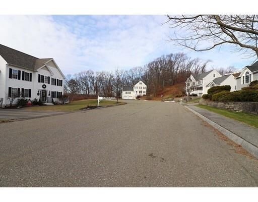 Property Photo:  8 Overlook Circle  MA 01835 