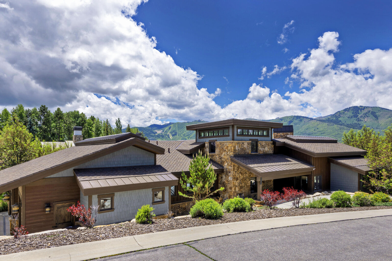 Property Photo:  2516 Larkspur Drive  UT 84060 