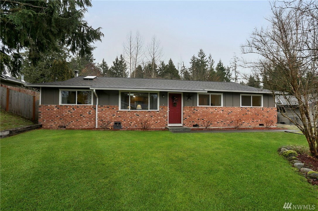 Property Photo:  2101 93rd Dr SE  WA 98258 