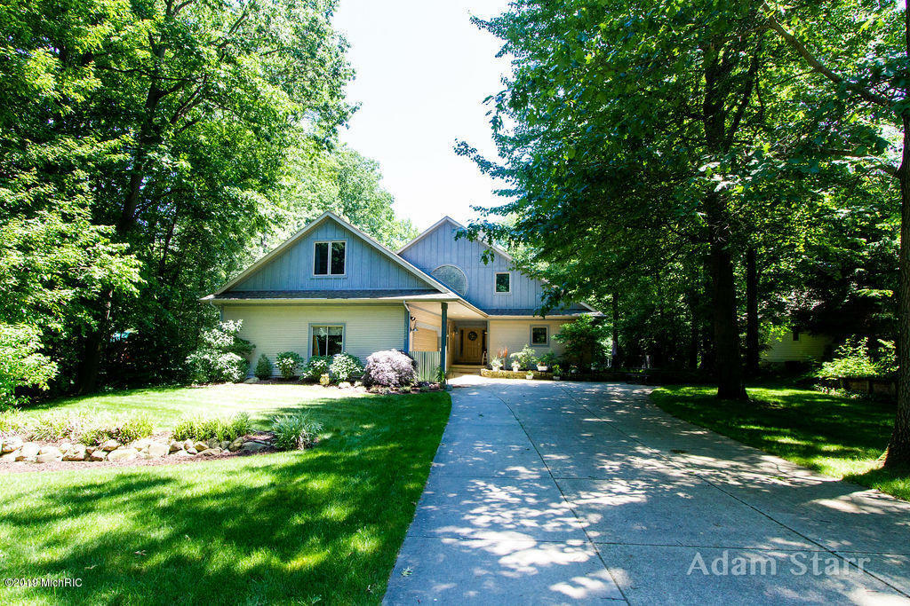 Property Photo:  15386 Forest Park Drive  MI 49417 