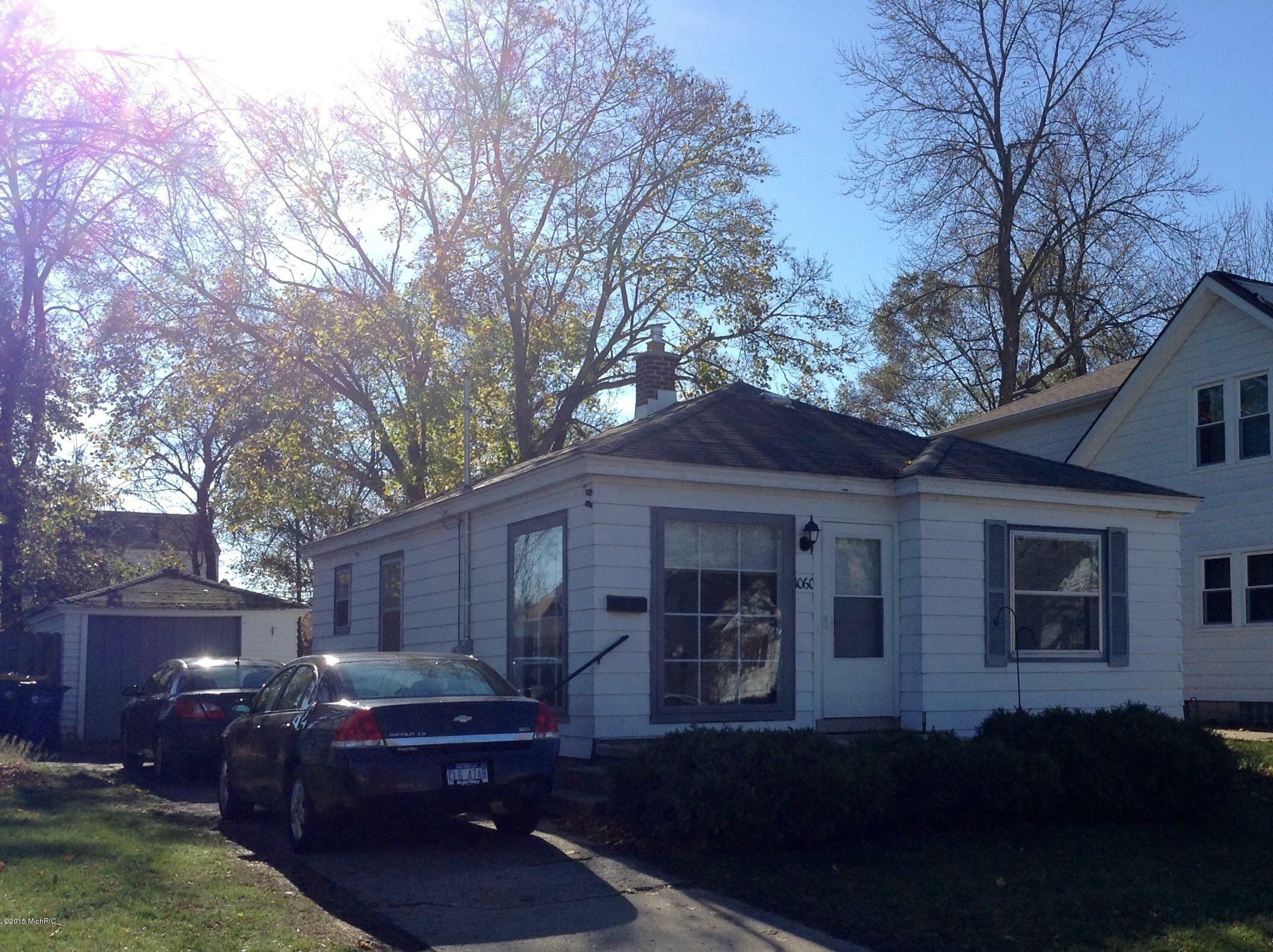 Property Photo:  1060 Aberdeen Street NE  MI 49505 