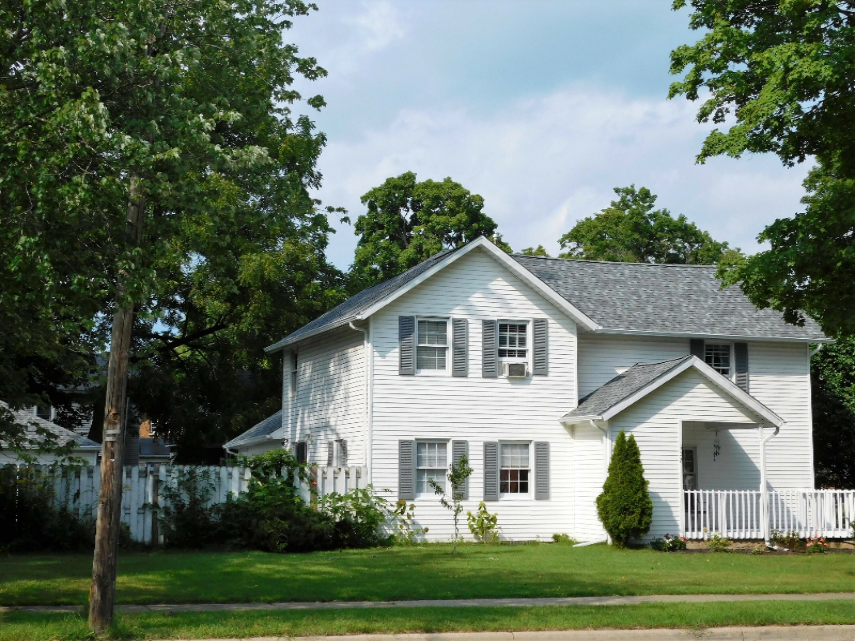 Property Photo:  302 W Front Street  MI 49107 