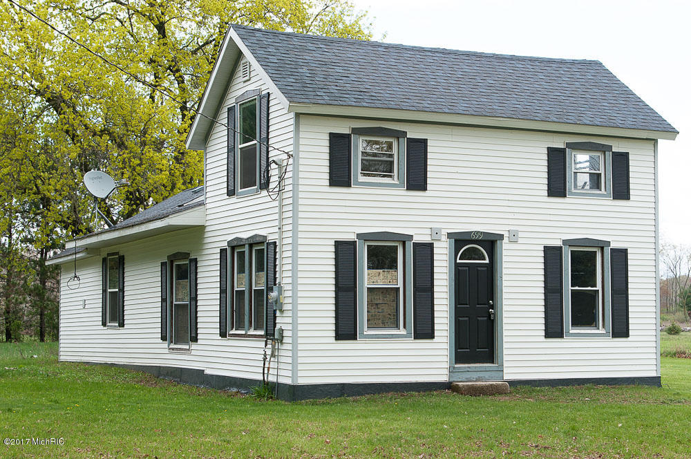 Property Photo:  699 E Main Street  MI 49332 