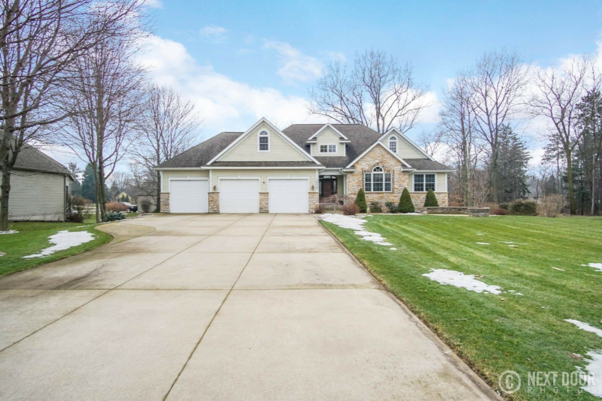 Property Photo:  16242 Grand Point Court  MI 49417 