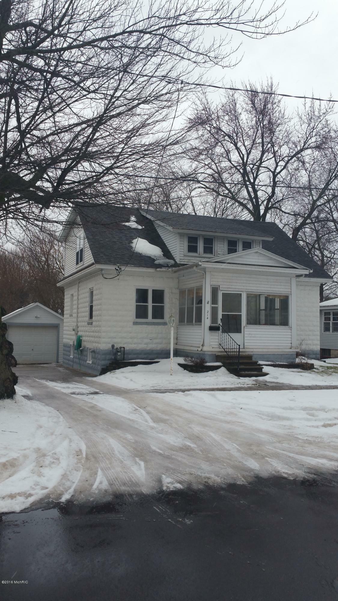 Property Photo:  214 Summit Street  MI 49456 