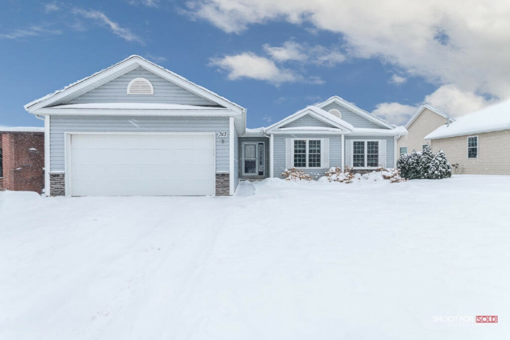 Property Photo:  743 Garden Ridge Drive  MI 49423 