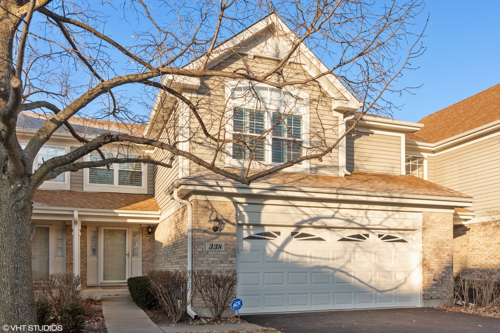 Property Photo: 338 Bloomfield Court IL 60061