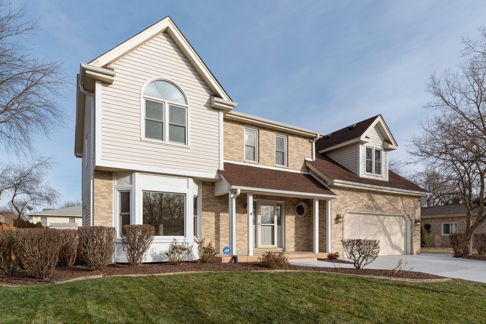 Property Photo:  320 West Devon Avenue  IL 60172 