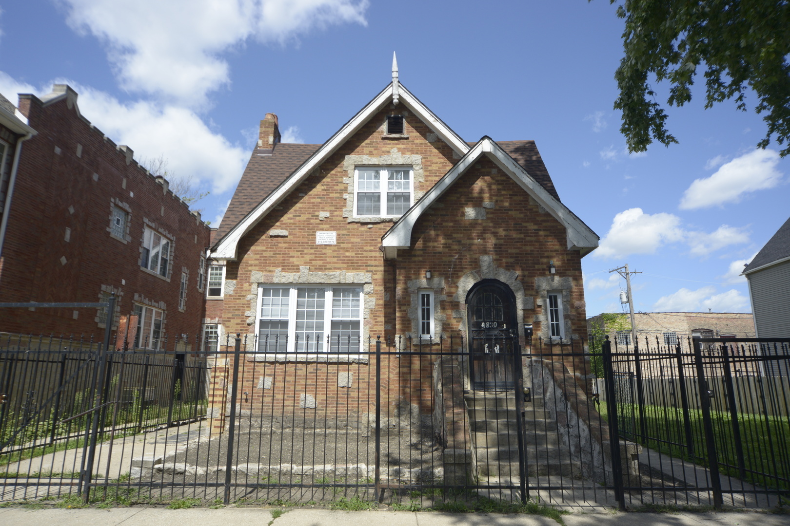 Property Photo: 4830 West Superior Street 2R IL 60644