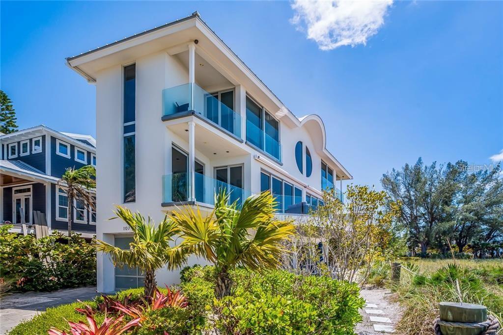 Property Photo: 107 Elm Avenue FL 34216