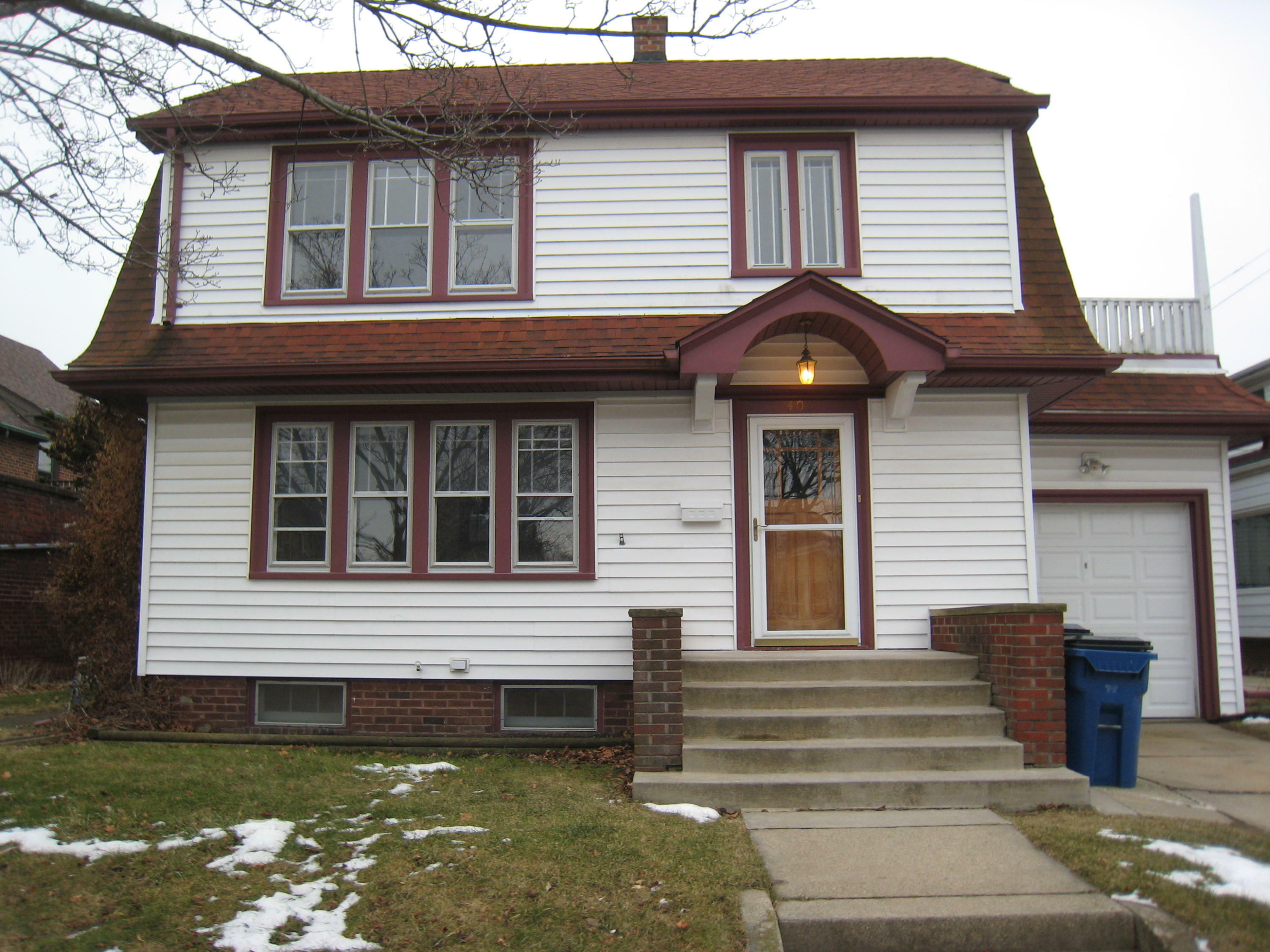 Property Photo:  405 Augusta St  WI 53402 