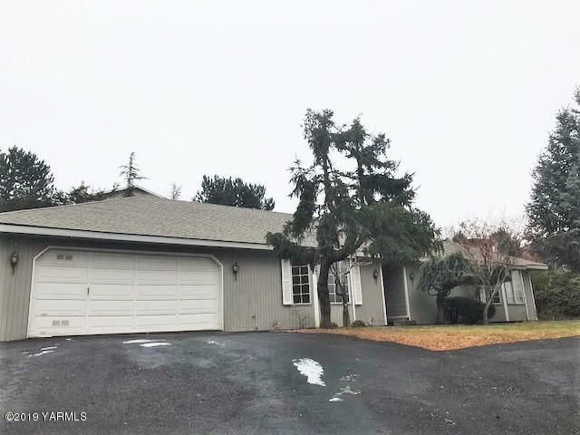 Property Photo:  107 N 80th Ave  WA 98908 