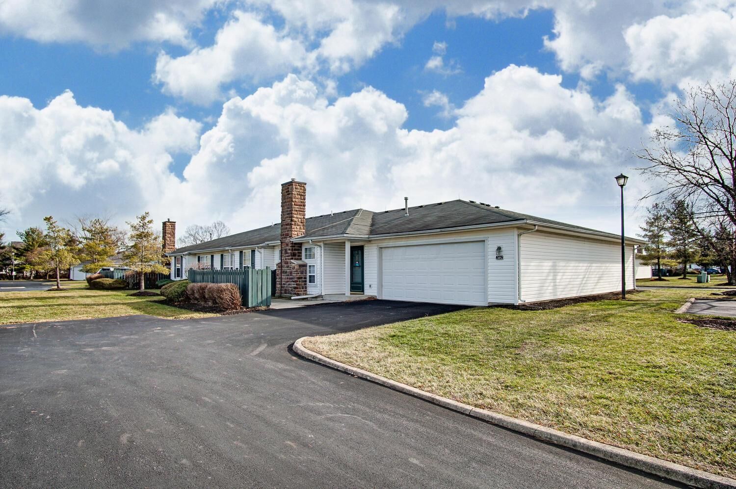 Property Photo:  2462 Warm Springs Drive  OH 43026 