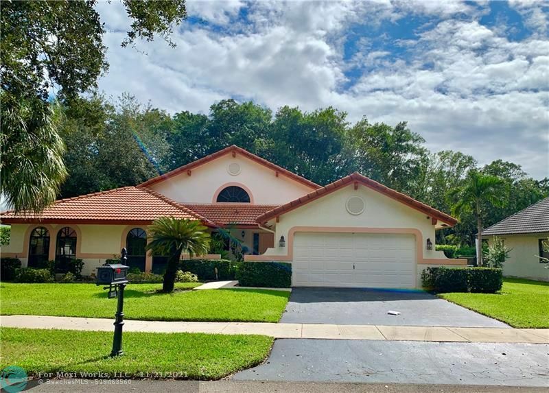 Property Photo:  3055 Perriwinkle Cir  FL 33328 