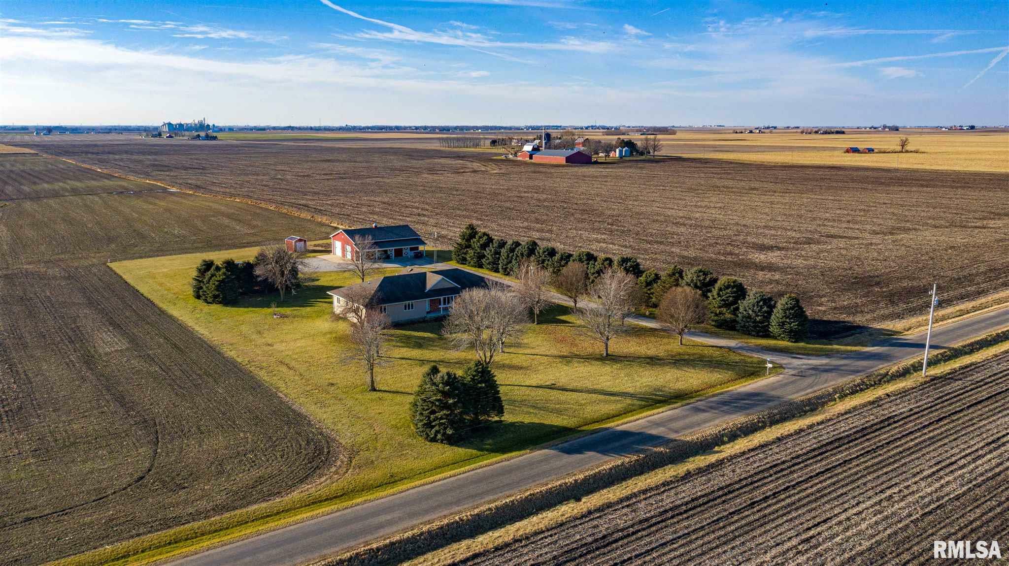 Property Photo:  1927 County Road 1700 N  IL 61516 