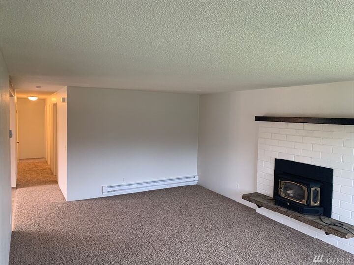 Property Photo:  1617  Harding Road  WA 98520 