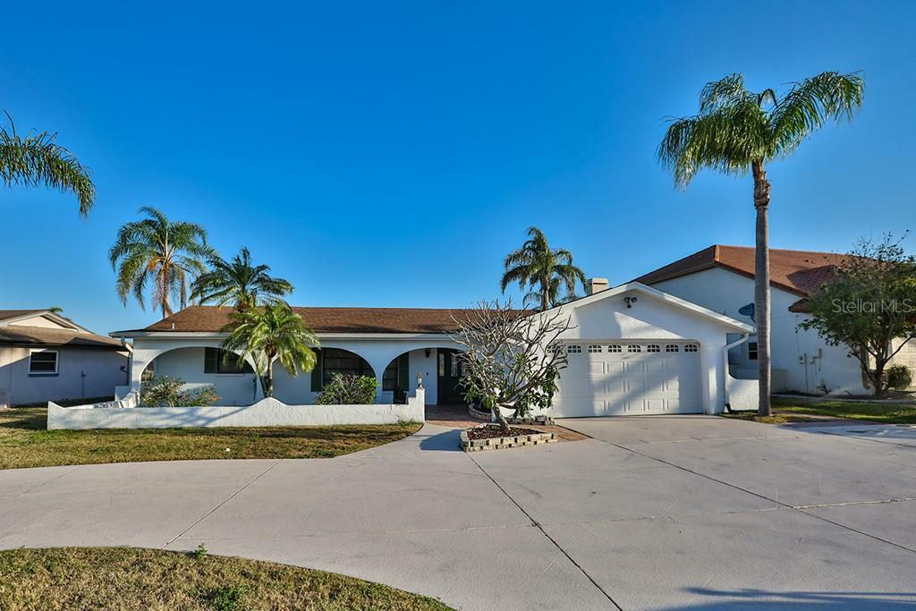 Property Photo: 6422 Lake Sunrise Drive FL 33572