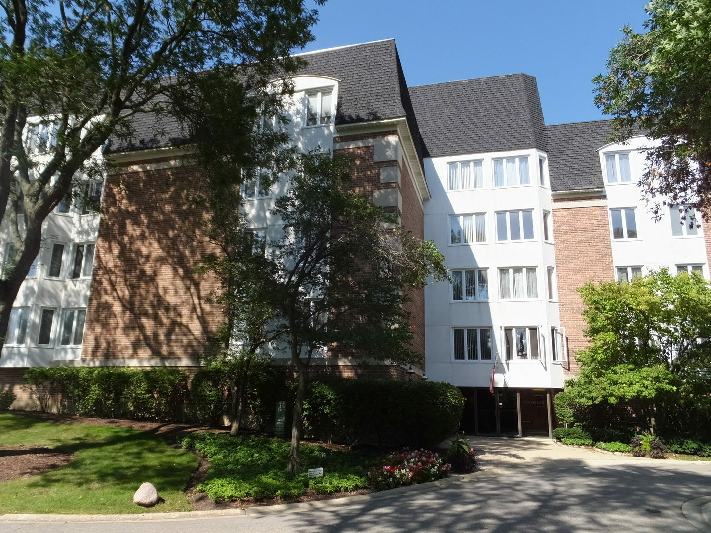 Property Photo:  225 Lake Boulevard 516  IL 60089 