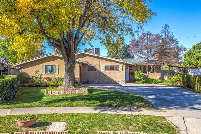 Property Photo: 503 Esther Way CA 92373