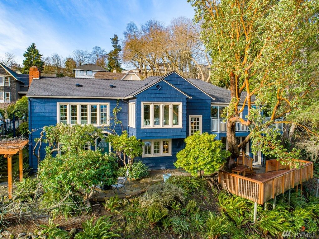 Property Photo:  502  32nd Avenue S  WA 98144 