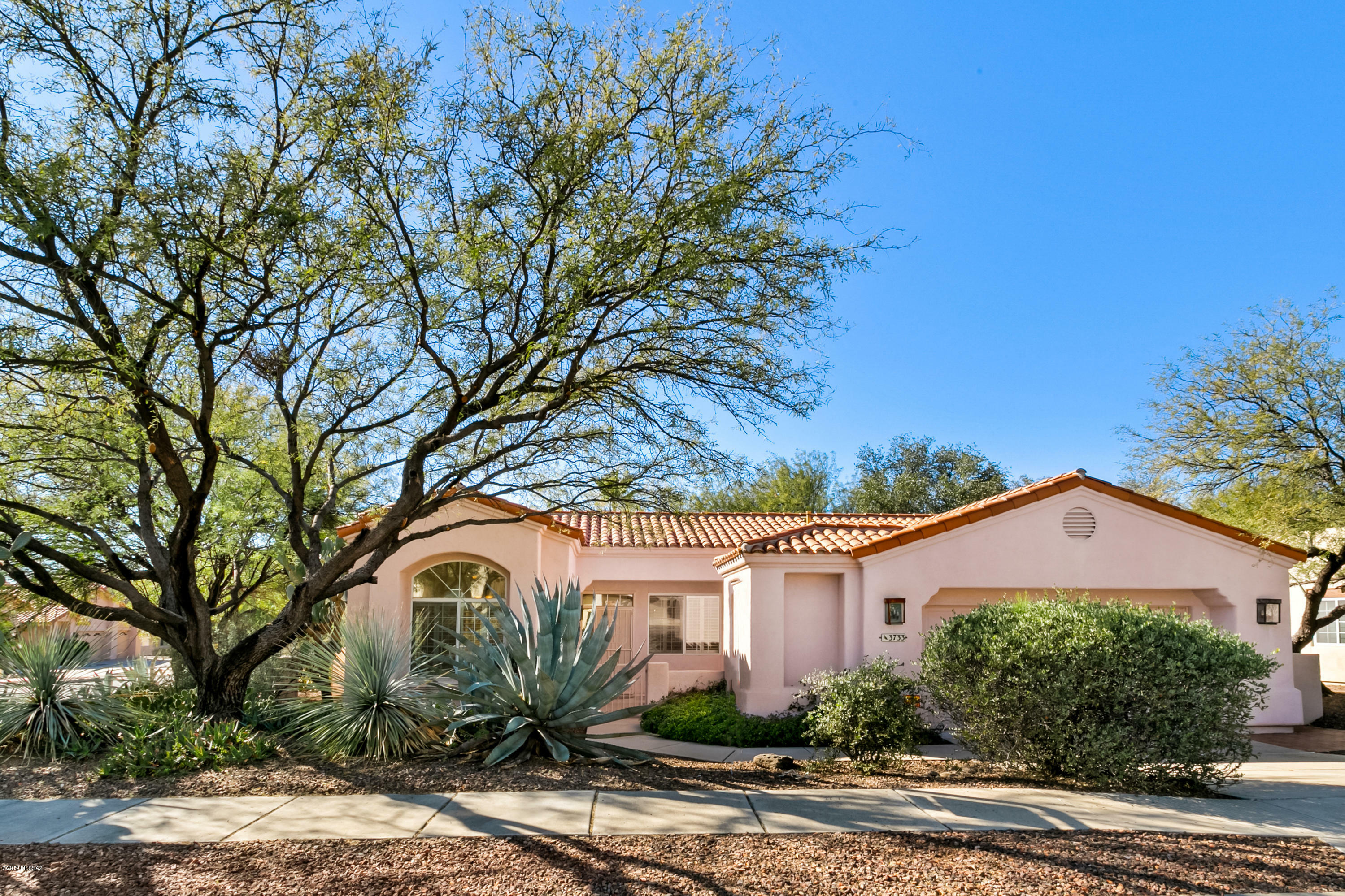 Property Photo:  3733 N Sandrock Place  AZ 85750 