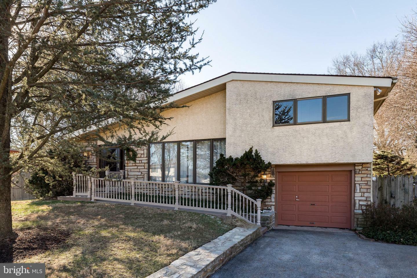 Property Photo:  1642 Sylvan Drive  PA 19422 