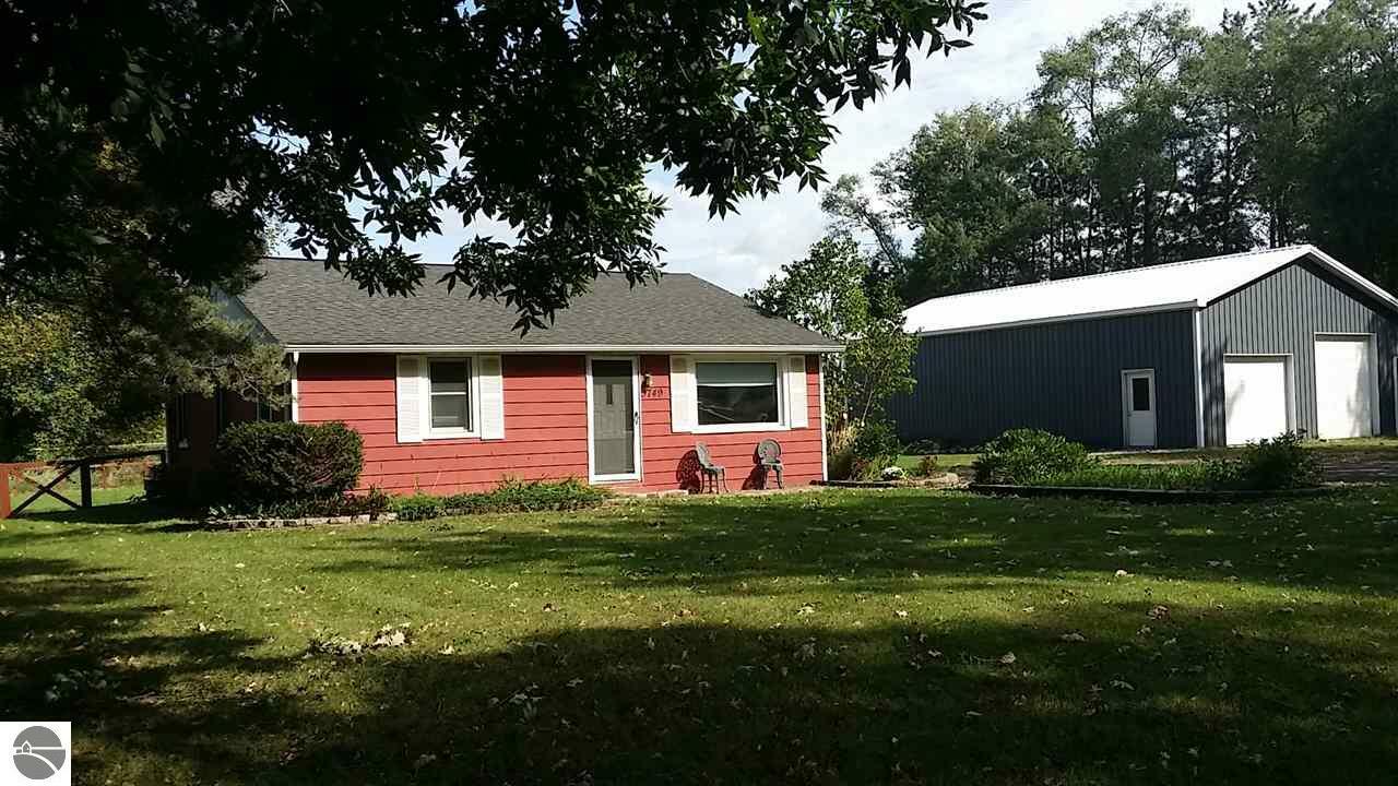 3749 E Millbrook  Mt Pleasant MI 48858 photo