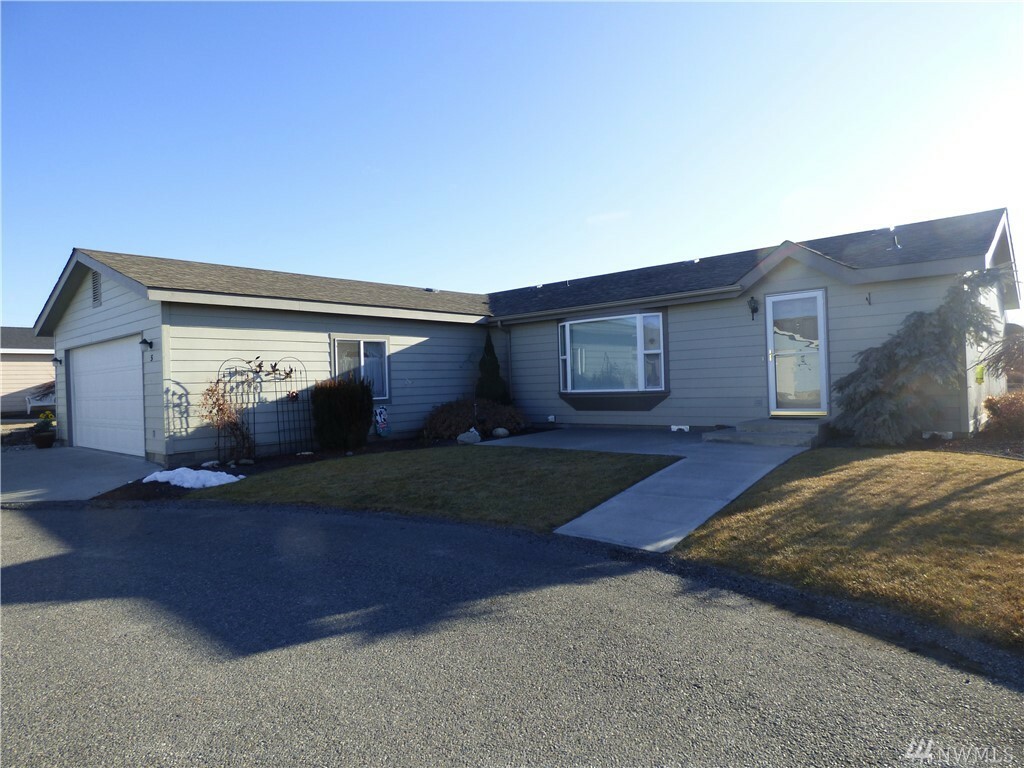 Property Photo: 5 Laguna Place W WA 98841