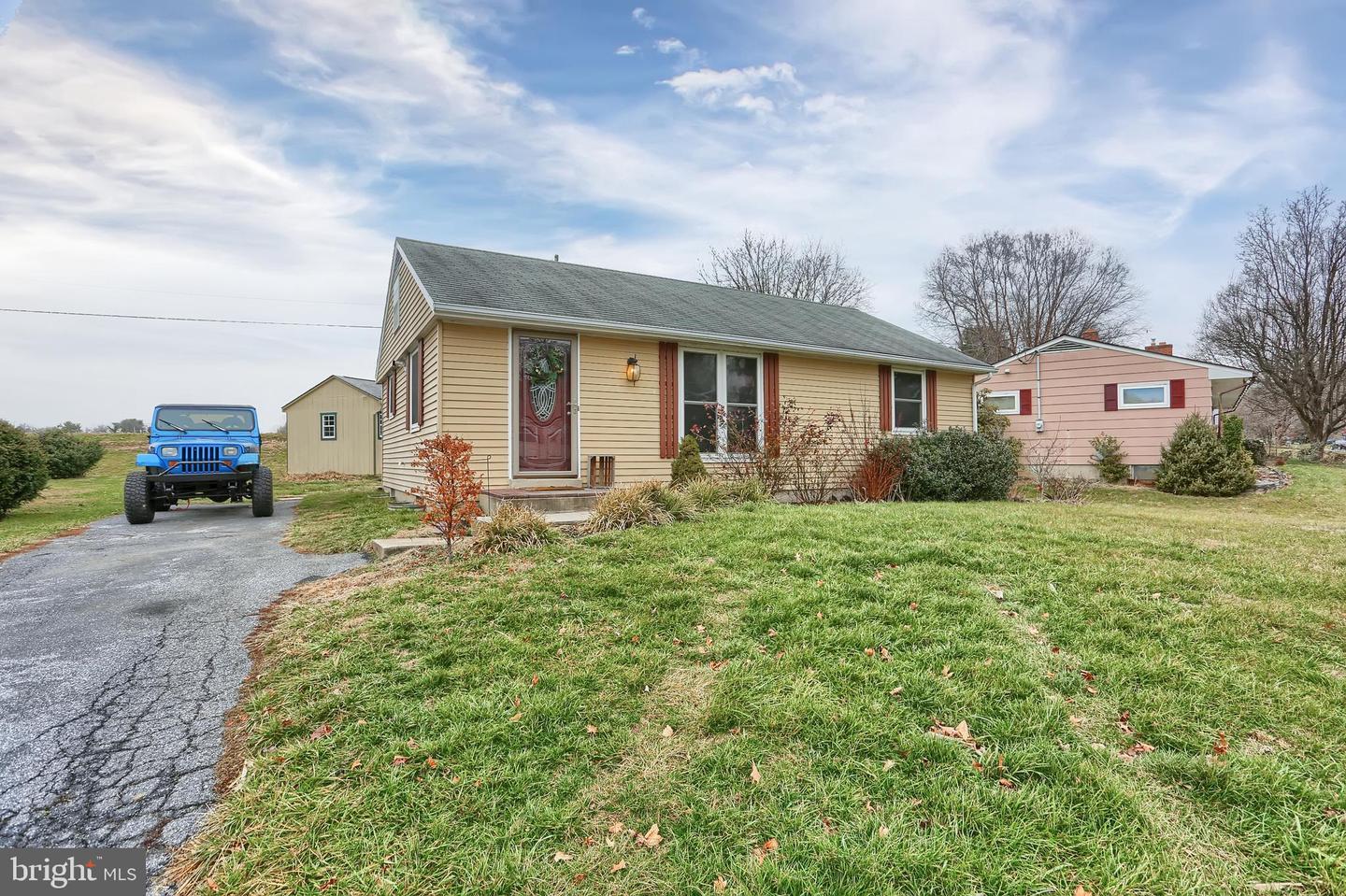 Property Photo: 20 Fresh Meadow Drive PA 17603