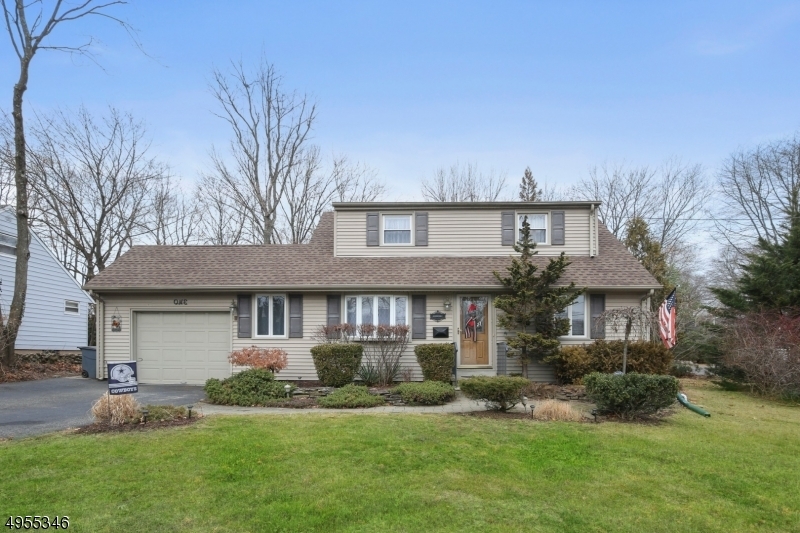Property Photo: 1 Beverly Ln NJ 07463