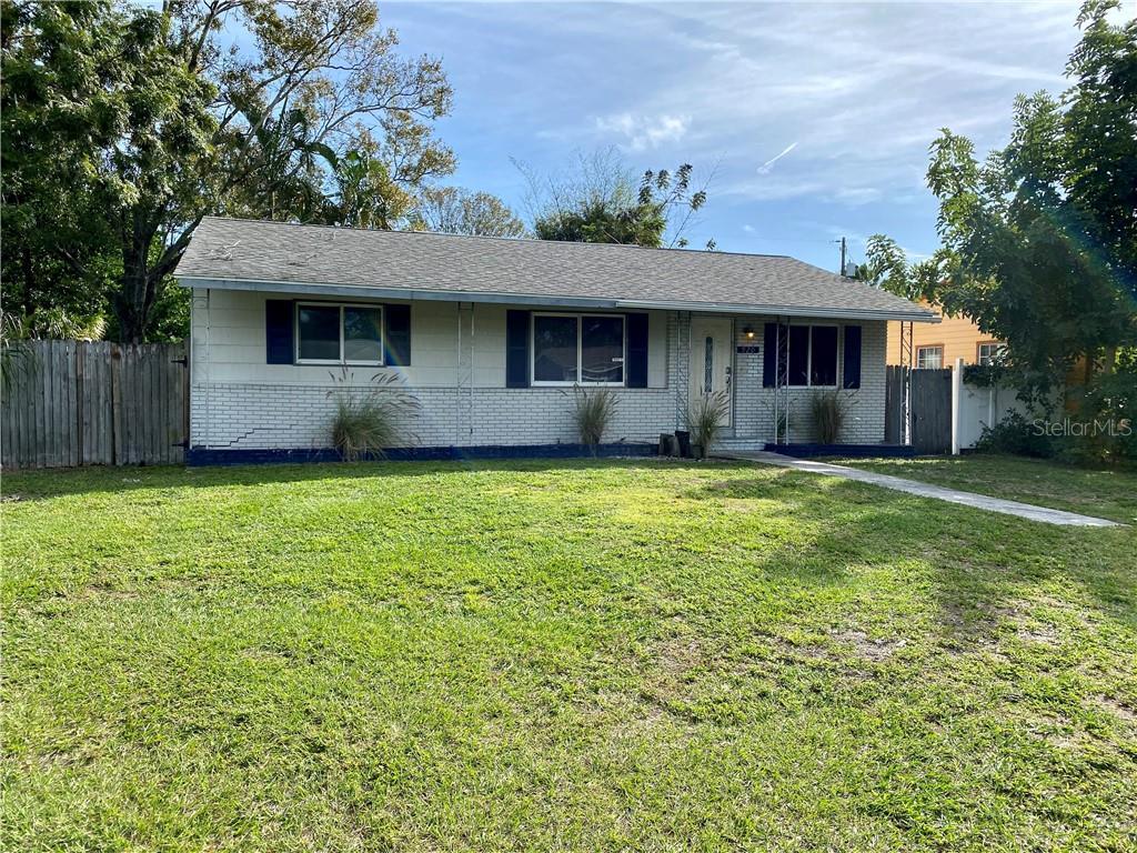 Property Photo: 920 Hull Street S FL 33707