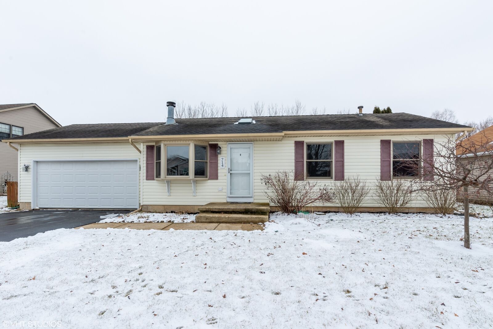 Property Photo: 714 Cherry Tree Lane IL 60135
