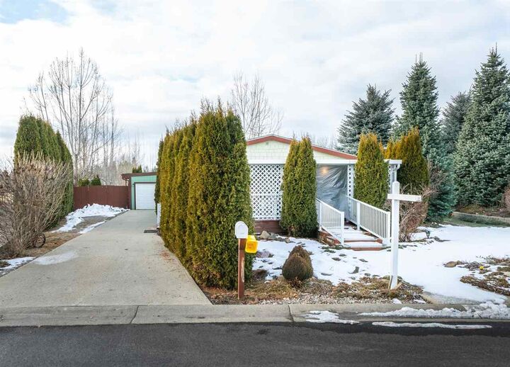 200 E Meadowmere Rd  Deer Park WA 99006 photo