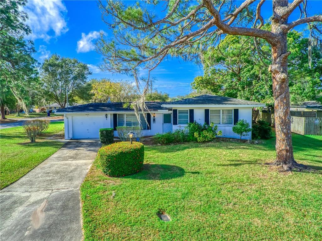 Property Photo: 3858 Nottingham Drive FL 34235