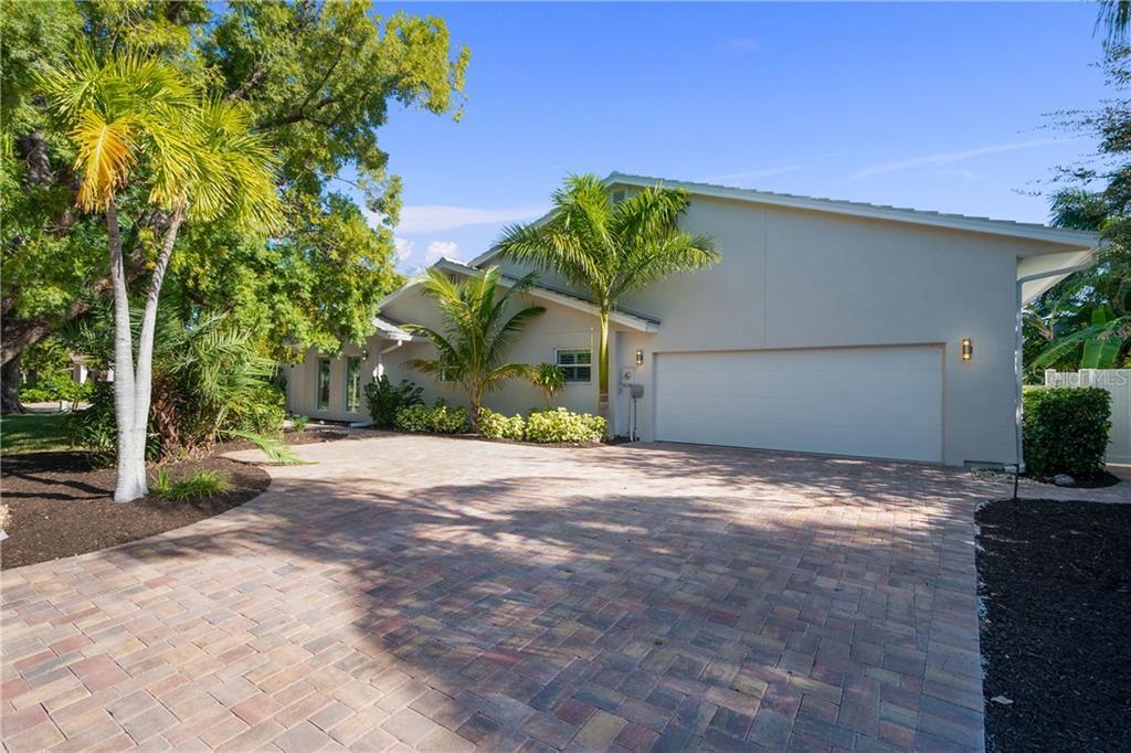 Property Photo: 460 Pheasant Drive FL 34236