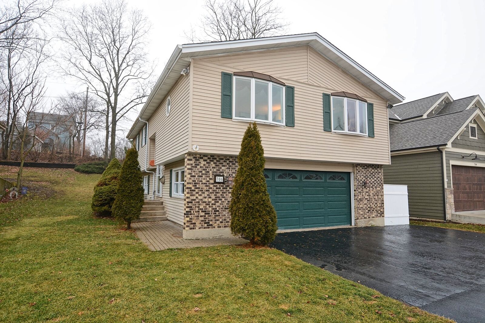 Property Photo:  706 East Street  IL 60439 