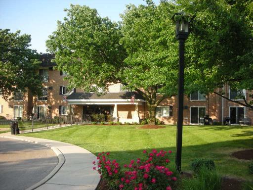 Property Photo: 580 Lawrence Avenue 206 IL 60172