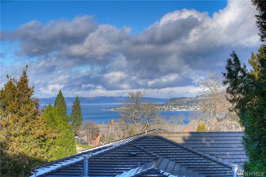Property Photo: 909 N I 209 WA 98403