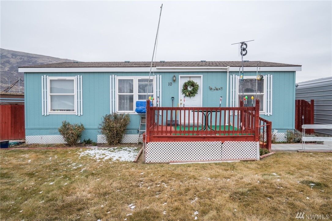 Property Photo:  10 Elgin Ave  WA 98850 