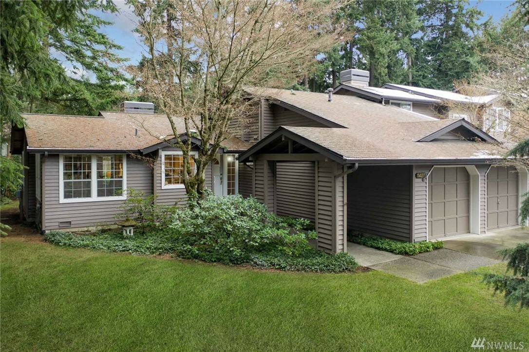 Property Photo:  11427 SE 66th St  WA 98006 