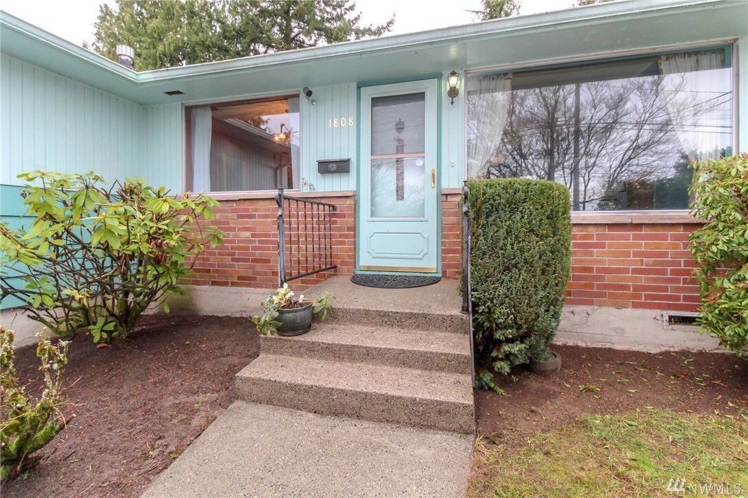 Property Photo: 1808 N Huson Street WA 98406