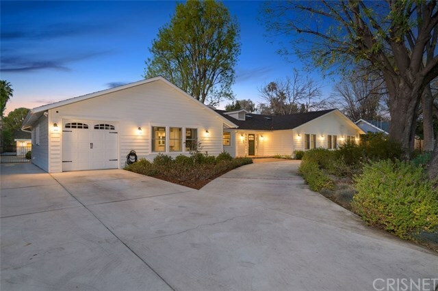 23517 Collins Street  Woodland Hills CA 91367 photo