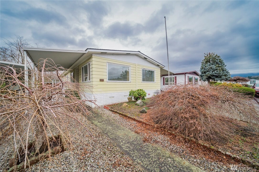 Property Photo:  2725 E Fir St 85  WA 98273 