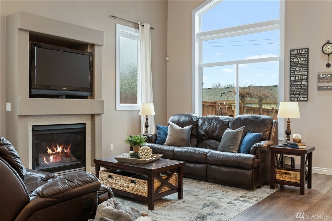 Property Photo: 15411 52nd St E WA 98390